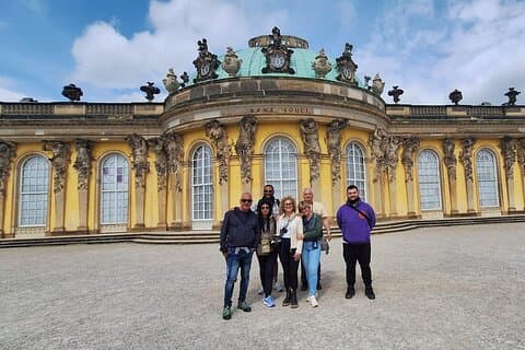 Private Palace Tour Berlin Potsdam med bil tog foto lyd app