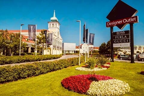 Winkelen Designer Outlet Privé van Wenen