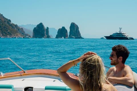 Tour en barco Capri desde Sorrento : Natación, Grutas & Almuerzo ligero
