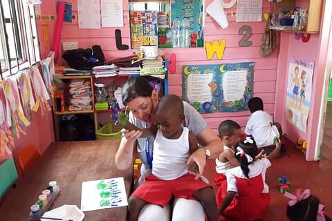 Volontär på skolor under semester i St Lucia