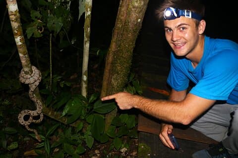 caminata nocturna y búsqueda de perezosos tarántulas