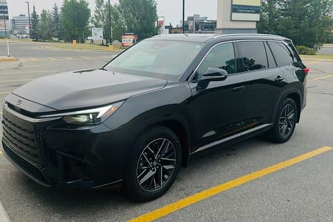 Calgary to Lethbridge & Beyond, Private Luxury YYC Transfer,