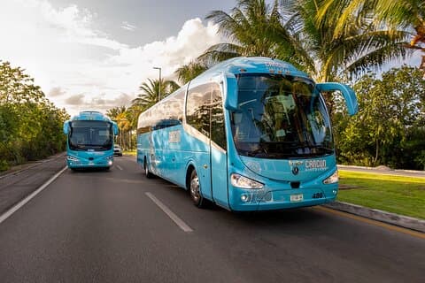 Tur och retur buss och färja resa från Cancun till Cozumel