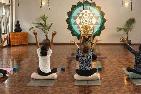 Yoga en Geluidstherapie sessie in Kathmandu
