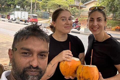 Kandy City Private Tuk Tuk Tour with Local Guide
