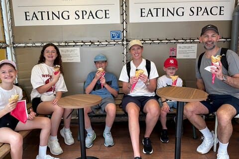 Excursión gastronómica colorida para niños gratis por expertos