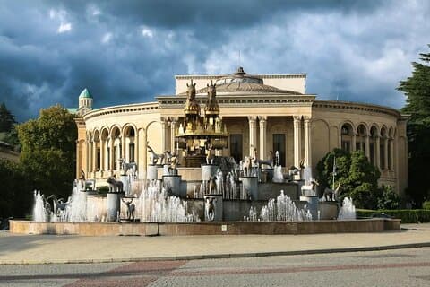 Tour a pie Kutaisi : Cultura, historia y mercado local