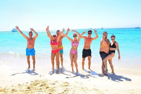 Hula Hula Island snorkeling com almoço e transfer - Hurghada