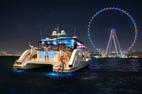 Dubai: Luxury Night Yacht Party with Live DJ and Open Bar