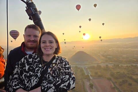 Onvergetelijke ballonvaart boven de Stad van de Goden