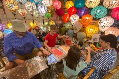 Lantern Making Class, Center Market och privat flod båttur