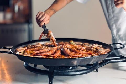 Sevilla : Paella Showcooking och Sangría på taket