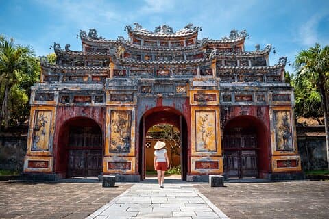 Private Landtour durch Hue City vom Hafen Tien Sa
