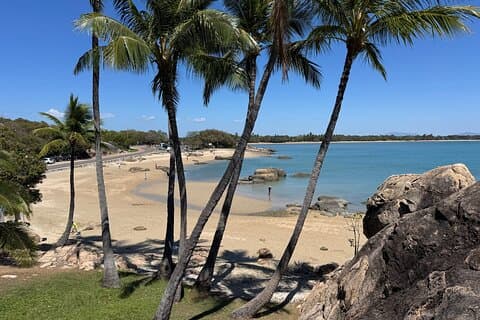 Airlie Beach: Bowen Beaches, Local Prawns & History Day Tour