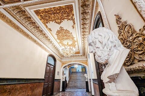 Tbilisi arkitektonisk tur Utforsk ikoniske landemerker og kultur
