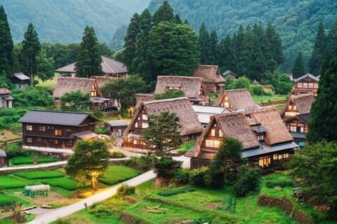 Privétour van een hele dag Shirakawago en Takayama w / pick-up
