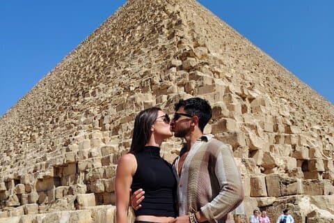 Ganztägige private Tour durch Gizeh Pyramiden & Saqqara & Memphis