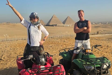 1 times ørkensafari med ATV-firehjuling rundt Giza-pyramidene