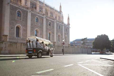 Ekspresrundvisning i Madrid i en privat øko-tuk-tuk med en lokal guide
