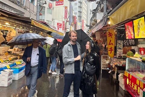 Tour segreto del cibo locale di Sugamo Tokyo con Guida locale
