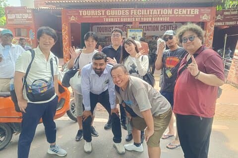 Taj Mahal Tour with Private Guide and Skip the Queue