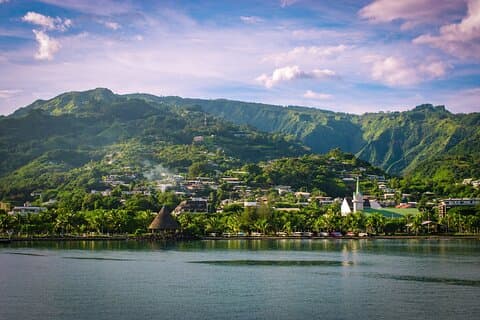 Safari de montagne en 4x4 à Tahiti – Visite privée à terre 4 heures