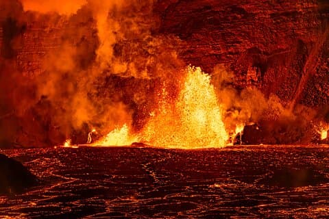 Private - Hawaii Volcanoes NP und Black Sand Beaches Tour