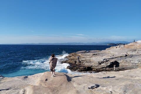 Wakayama: Sandanbeki and Senjojiki Scenic Coast Tour