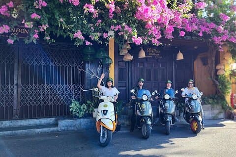Découvrez les secrets de Hoi An Vespa Ride à travers l'histoire et la nature