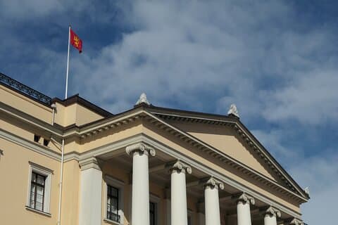 Royal Stories in the Heart of Oslo by Oslo City Walks