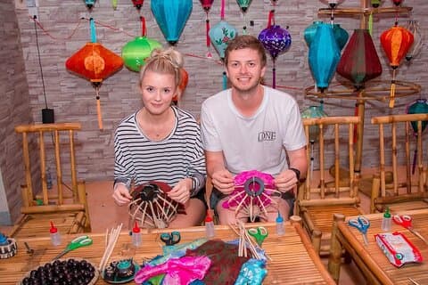 Fra Silke til Shine Hoi En Foldable Lantern Making Class