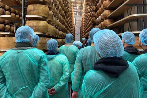 Tour gastronômico com parmesão e balsâmico com Museu Ferrari