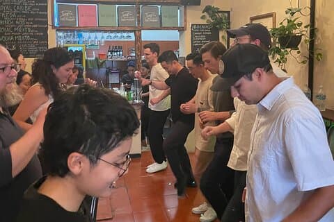 Cumbia Vibes i Mexico City danseklasse med levende musikk