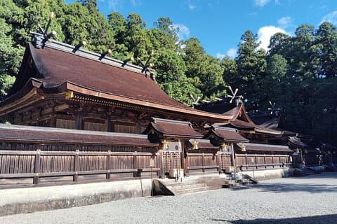 Wakayama: Legends and Purification at Kumano Hongu Shrine
