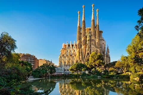 Sagrada Familia (med reserverat inträde) Semi-privat rundtur 8ppl Max
