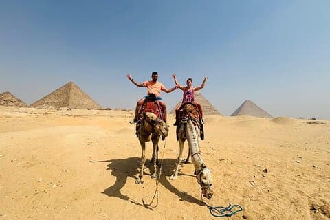 VIP Alle billetter inkluderet Giza pyramider & GEM & frokost privat tur