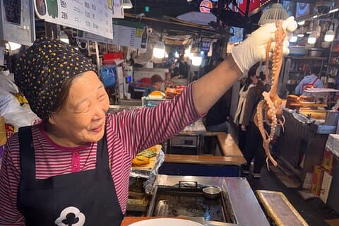 Restauranter i nærheten av Dongmyo Flea Gwangjang Market Tour