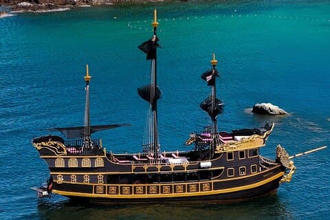 Pattaya croisière pirate à Koh Larn avec Sunset Party