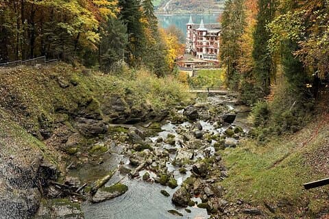 Iseltwald Giessbach Falls en Brienz Tour