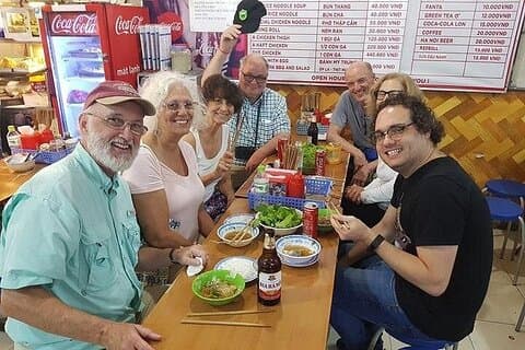 Hanoi Street Food Tour Lille gruppe ledet af lokale Foodie