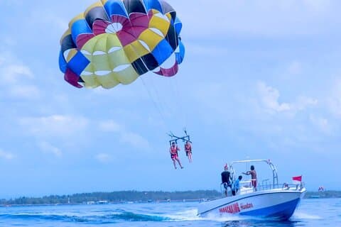 Aventura de parasailing em Hurghada