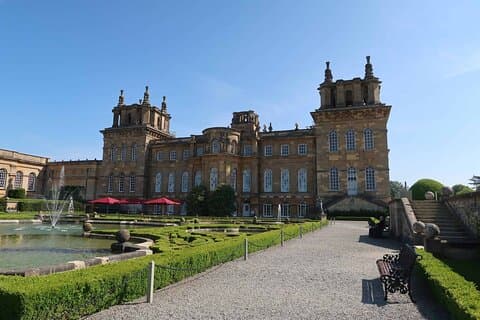 Blenheim Palace en Avebury Stone Circles Privétransfer
