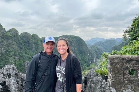 Ninh Binh Tour : Mua Cave – Ciclismo - Almoço - Tam Coc Boat Ride