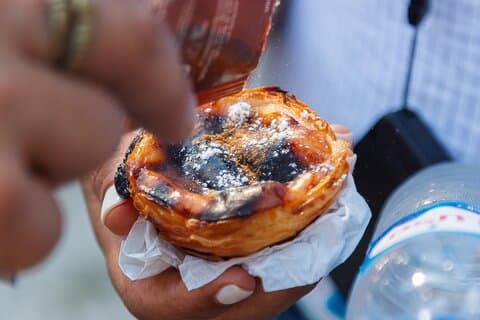 Visite à pied en petit groupe de Lisbonne avec goût local et pastel DE Nata