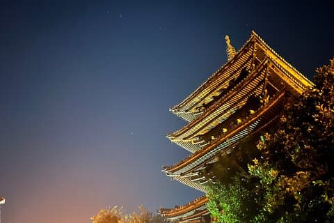 Kyoto Gion Night Walking Tour med en lokal Guide (Fransk / Engelsk)