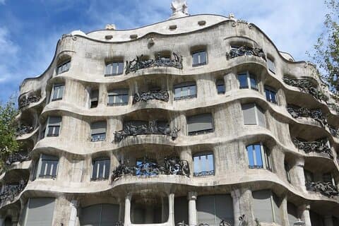 Casa Milà Tour Udforsk Gaudís ikoniske mesterværk La Pedrera