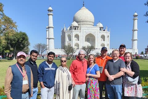 Excursión de un día al Taj Mahal desde el tren Gatimaan Express desde Delhi