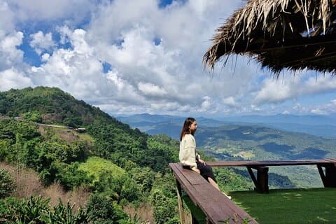 Scenic Mon Jam Hill and Cozy Elely Café Half Day Tour