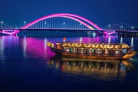 Huertiage Heritage Boat On The Contemporary Flow