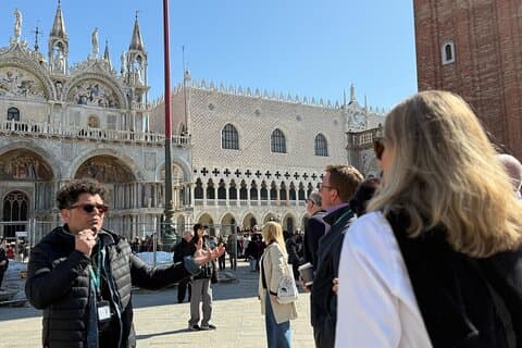Venedig Walking Tour och Gondola Ride uppgradering